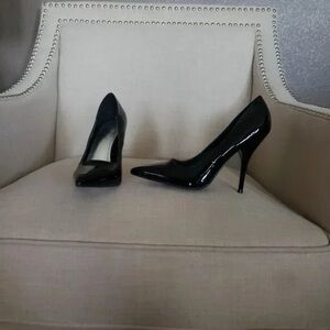 Classic Black Patent Pointed Toe Stiletto Pumps - Women